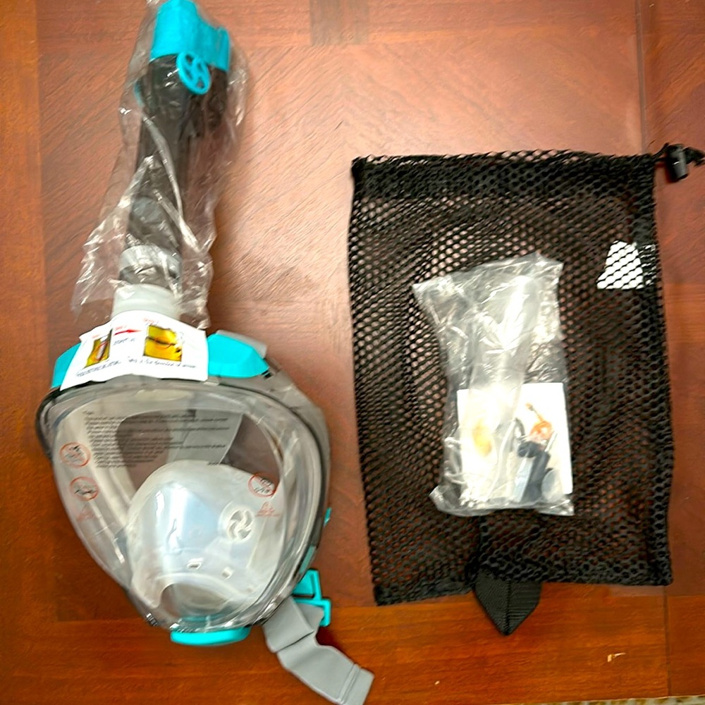 Full face snorkeling mask